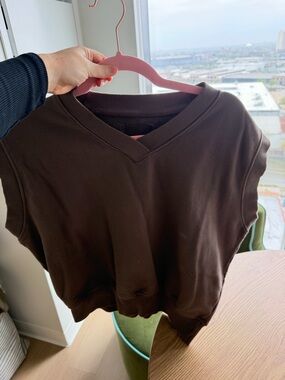 Daily Drills Brown Sleeveless V-Neck Sweatshirt Vest